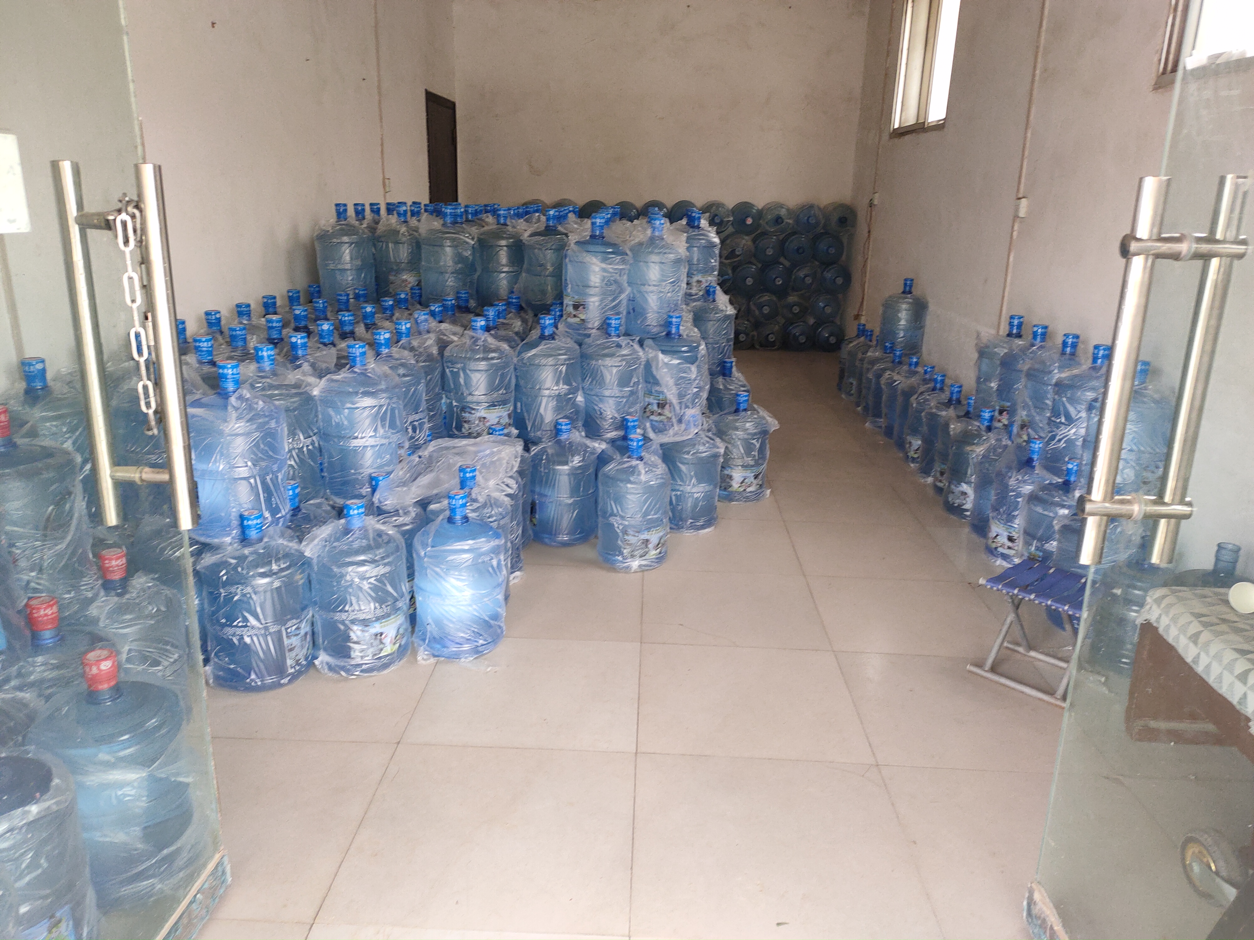 西安港務區(qū)楊師傅桶裝水配送站 - 西安市桶裝水站